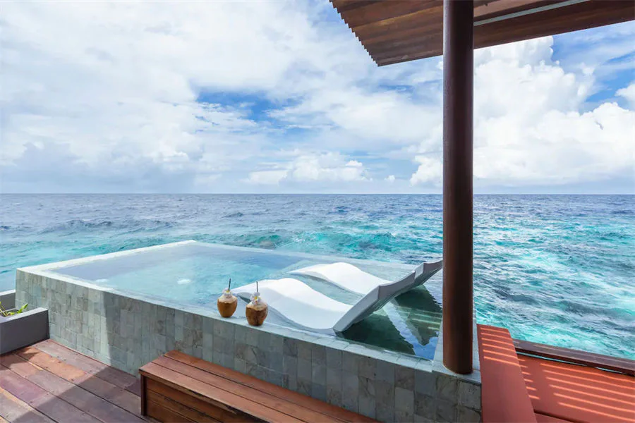 Overwater Sunset Pool Villa-4