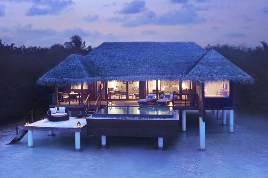 One-Bedroom Ocean Suite with Pool-3