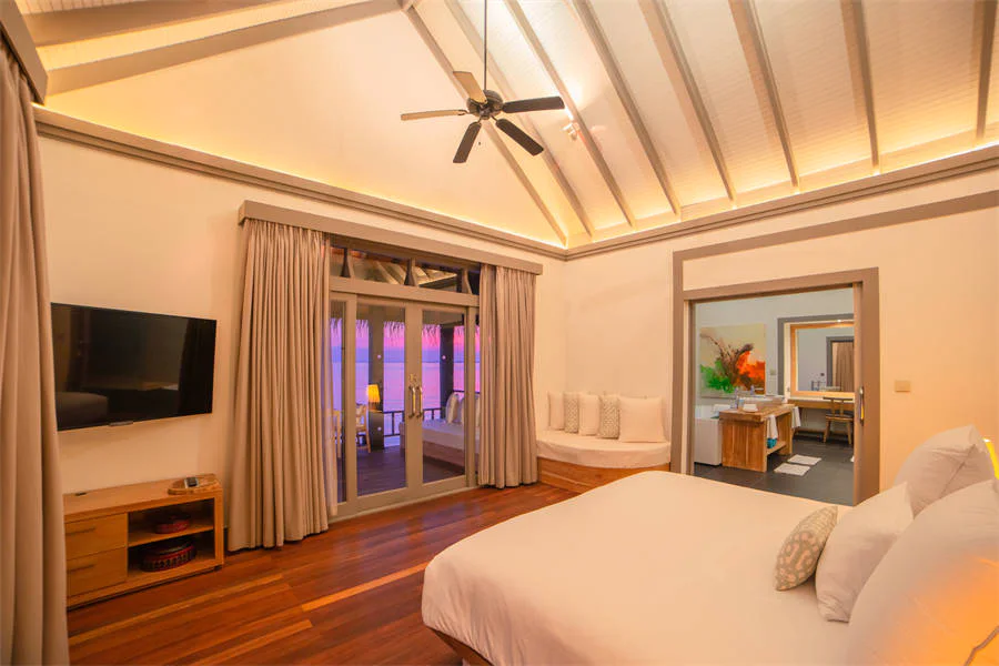 Two Bedroom Ocean Residence with Family Infinity Pool-4