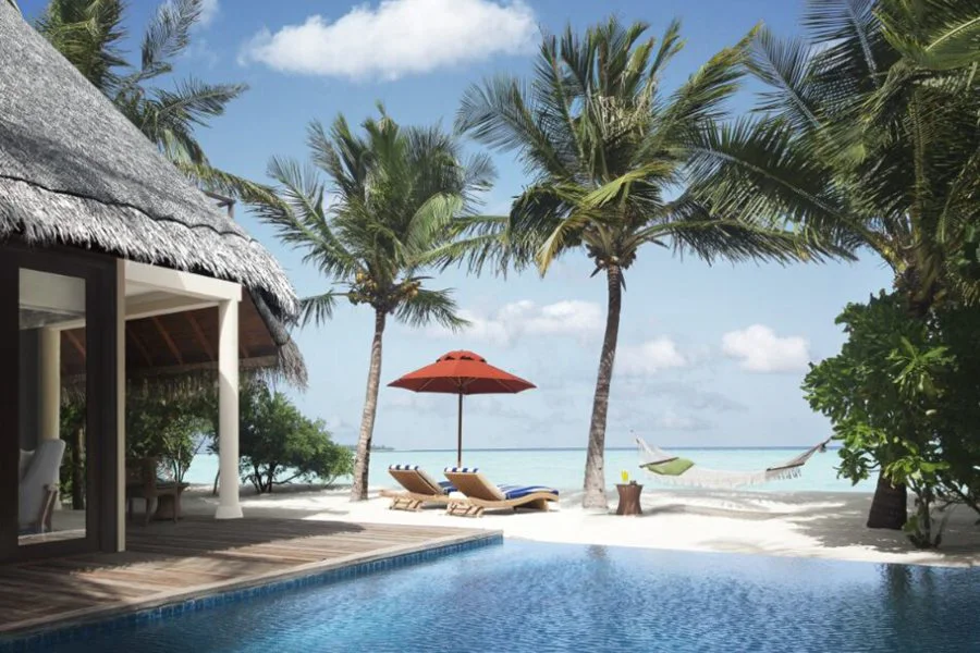 One-Bedroom Beach Suite with Pool-2