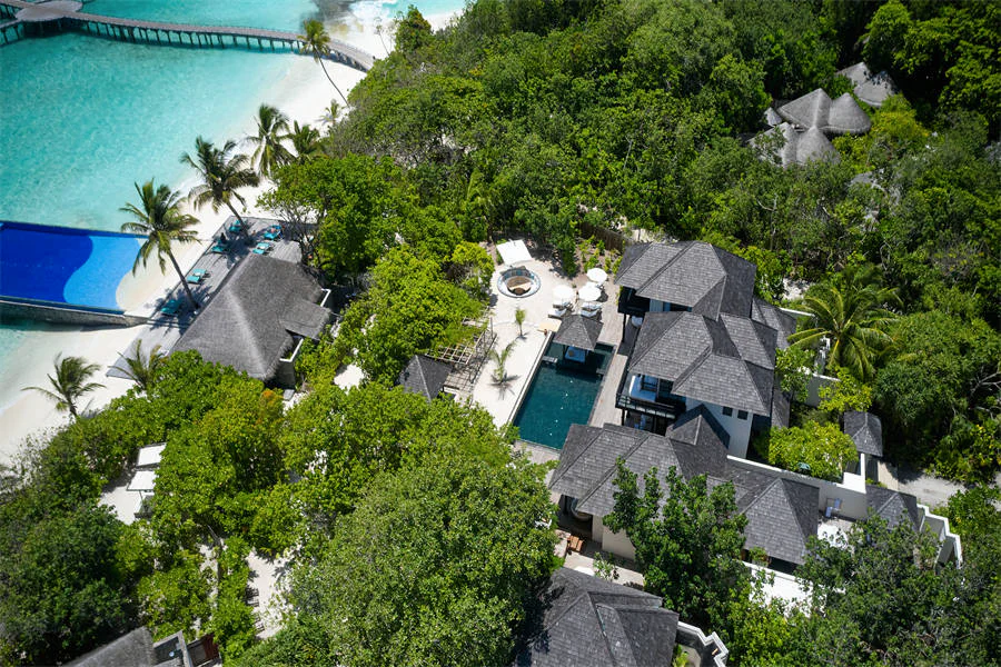 Three Bedroom lsland Residence With Family Pool And Private Pool-2