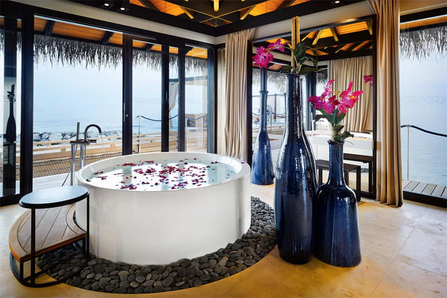Romantic Pool Residence-4