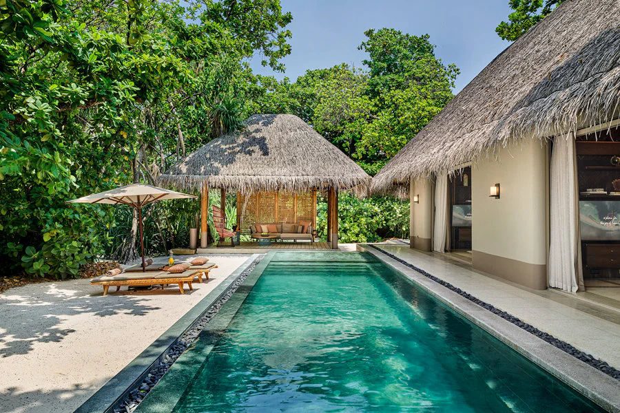 Luxury Beach Villa with Pool-2
