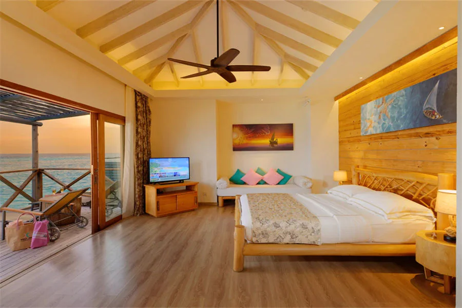 Aqua Suite with Slide-3