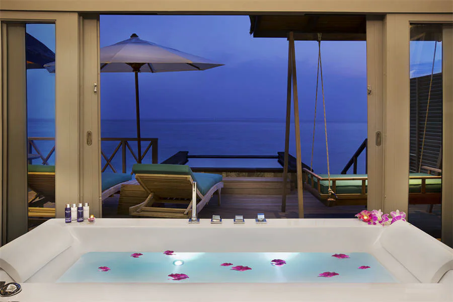 Sunset Water Villa With Infinity Pool-3