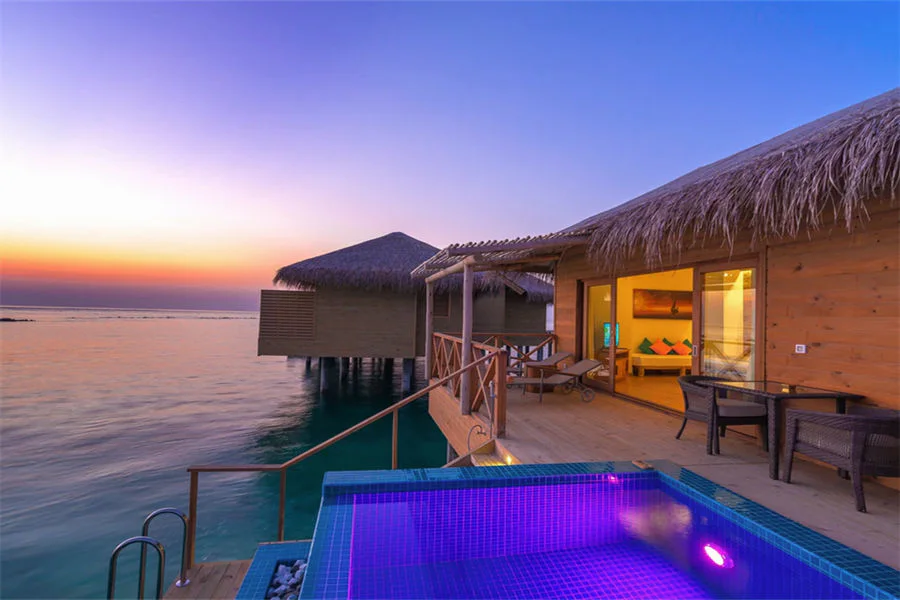 Aqua Suite With Pool-2