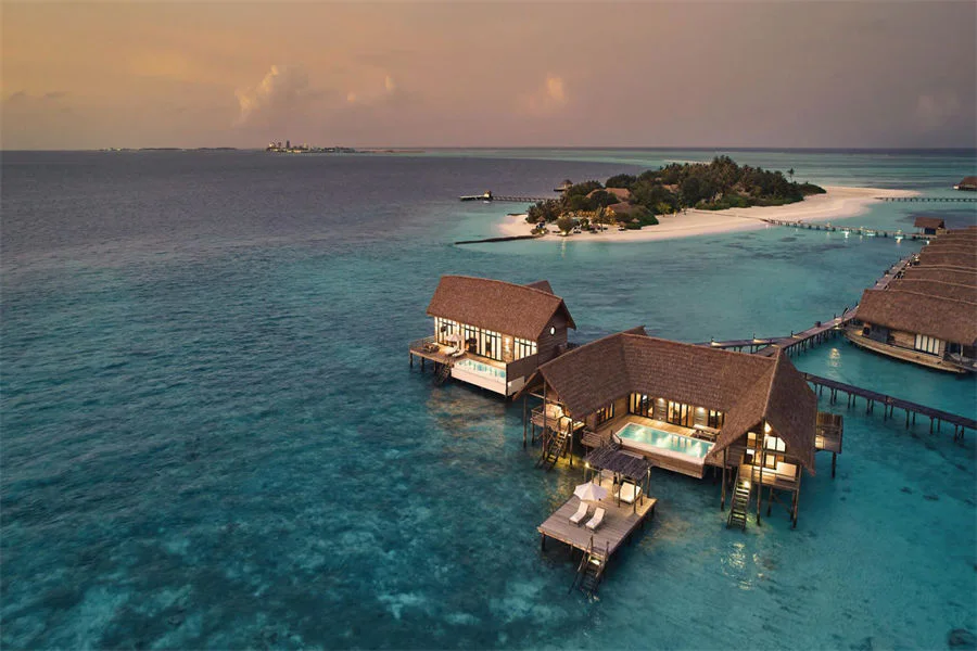 Three-bedroom Como Sunset Villa-2