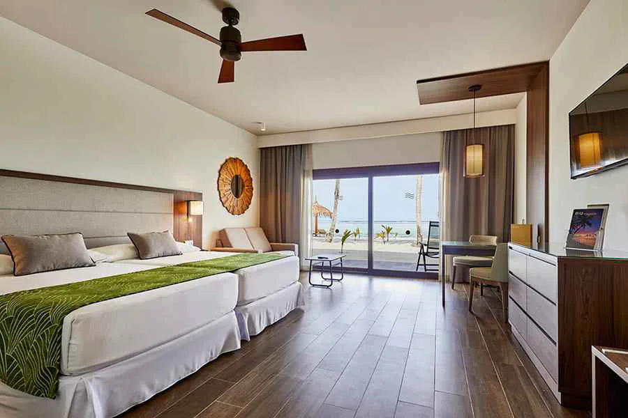 Junior Suite with beach access-3