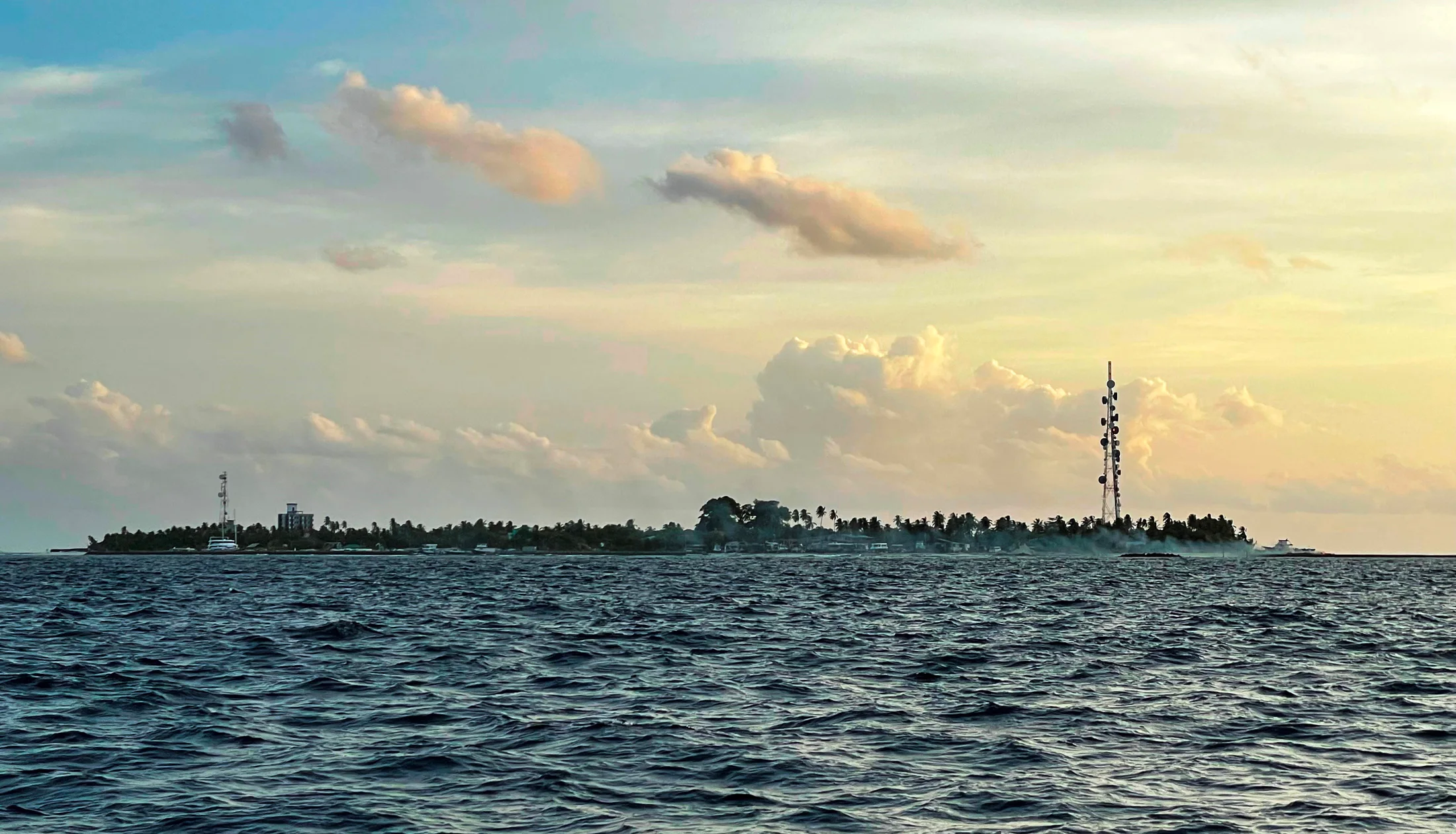 Dhangethi local island